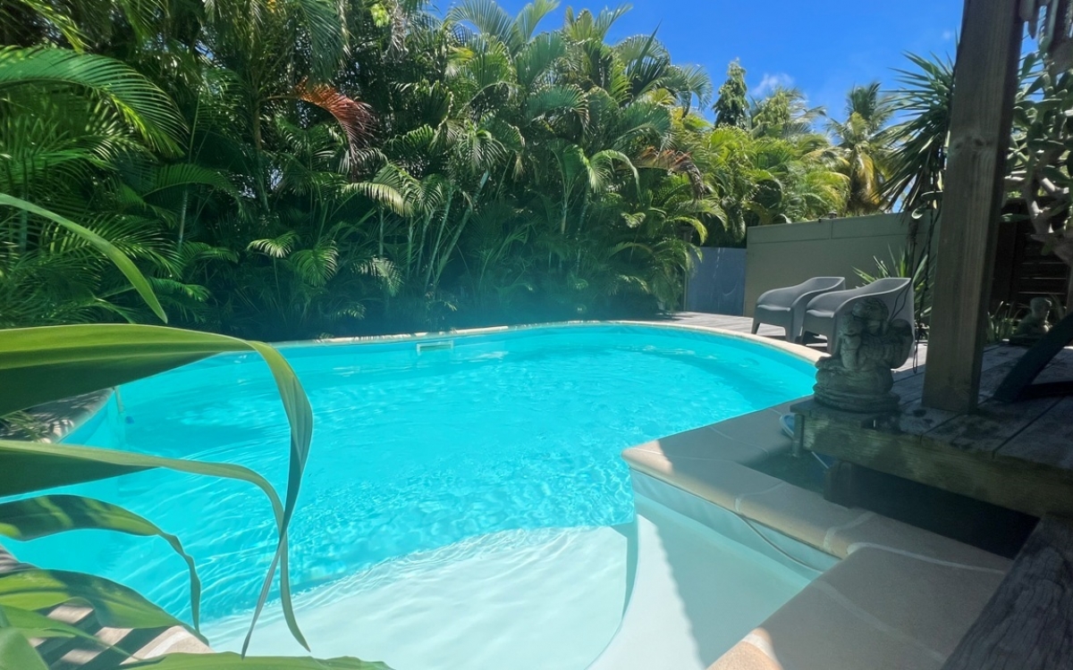 Maison de test avec piscine et jardin