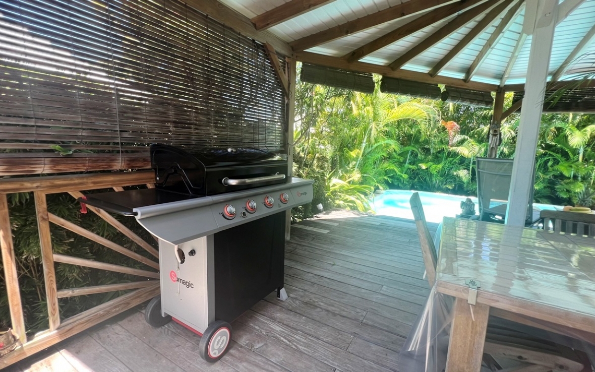 Maison de test avec piscine et jardin