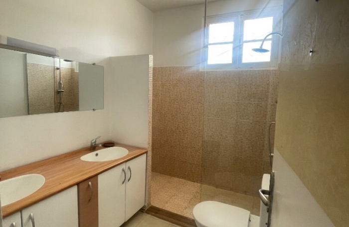 Vente Maison 200m² 5 pièces Les Abymes