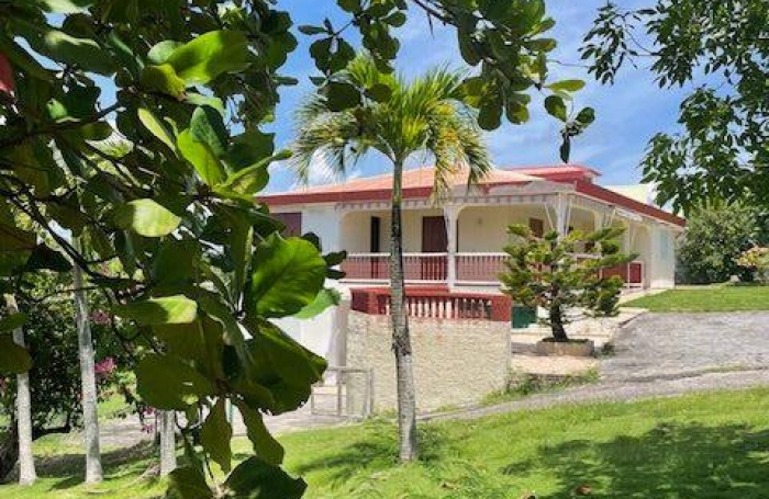 Vente Maison 225m&sup2; 7 pi&#232;ces Gosier