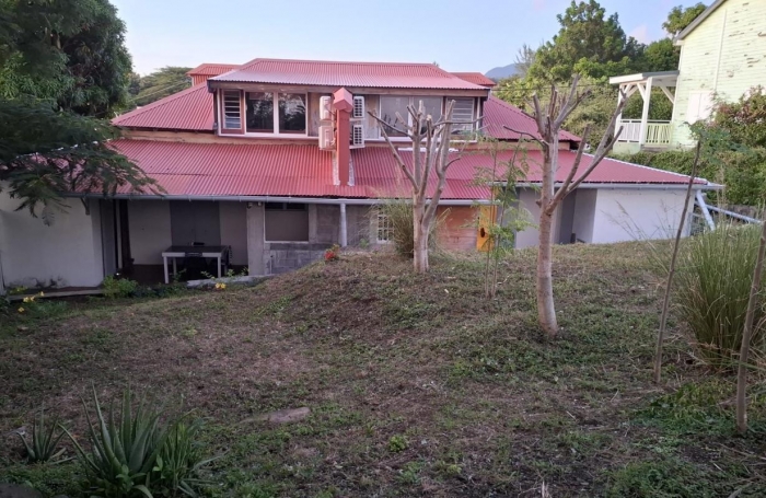 Vente Maison 144m&sup2; 6 pi&#232;ces Basse-Terre