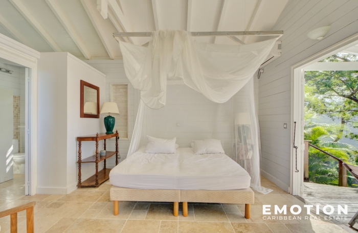 5 GITES INDÉPENDANTS - VUE MER & MONTAGNE - POINTE NOIRE