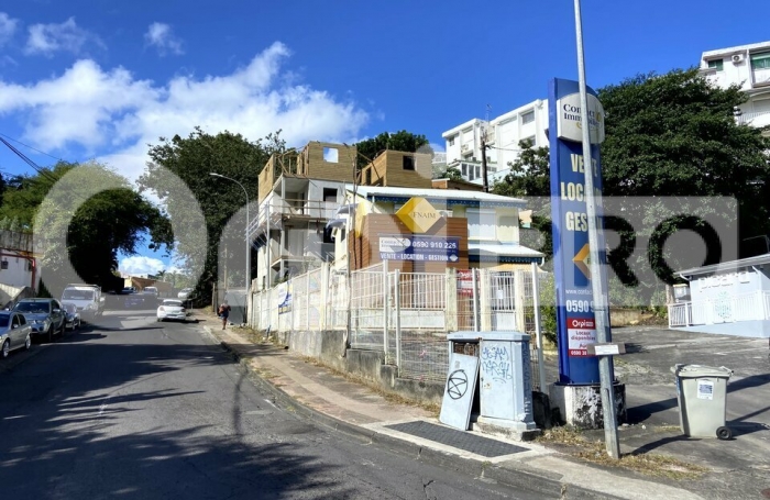 A louer ensemble de bureaux BAS DU FORT