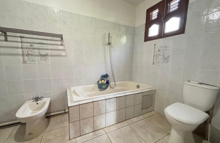 Vente Maison 278m&sup2; 7 pi&#232;ces Gourbeyre