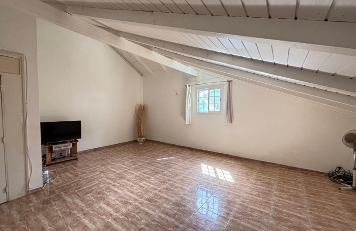 Vente Maison 278m&sup2; 7 pi&#232;ces Gourbeyre