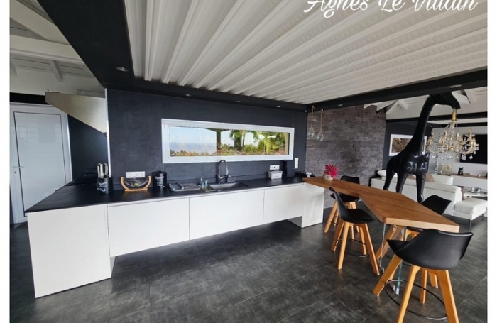 Vente Maison 148m&sup2; 4 pi&#232;ces Pointe-Noire