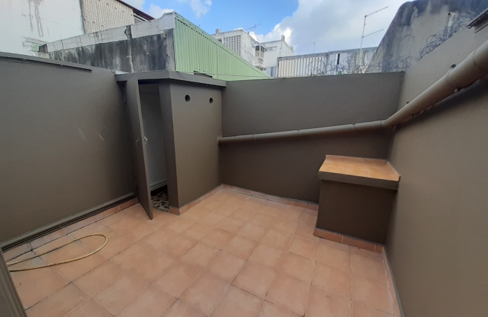 POINTE A PITRE Appartement de type T2 + bureau en duplex 97110