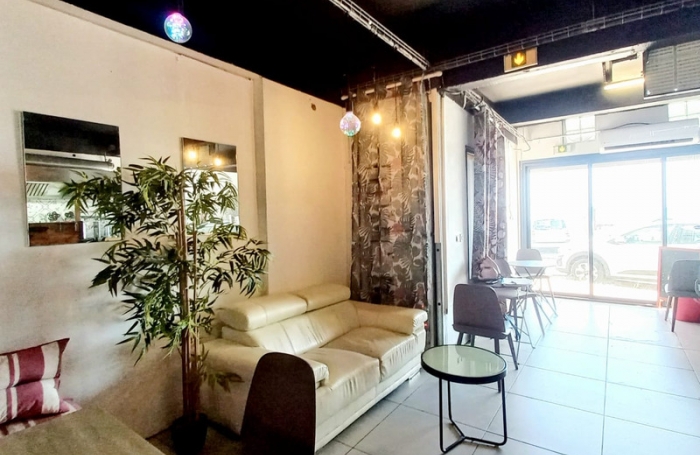 Vente Local commercial 80m&sup2; 3 pi&#232;ces Saint François