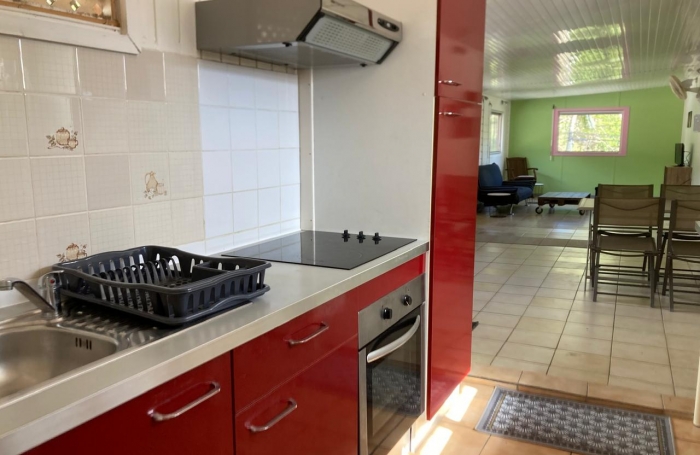 À LOUER À BAILLIF   APPARTEMENT T 3 MEUBLE ET CLIMATISE  DE 95 M2 - QUARTIER CALME