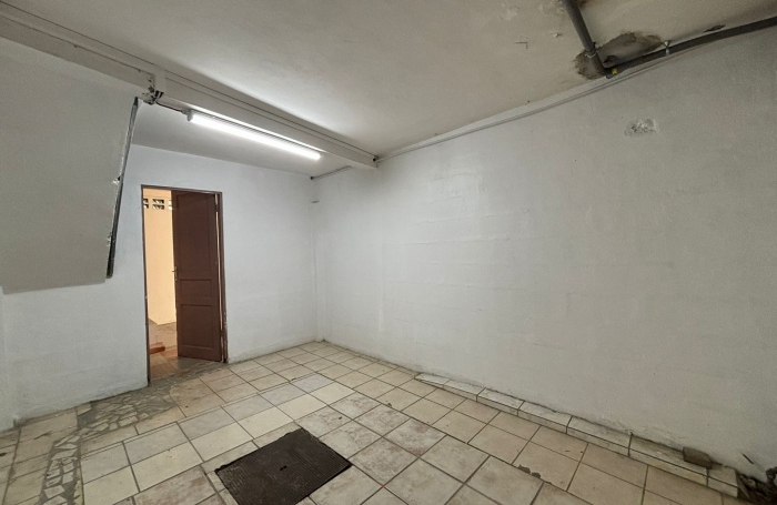 Box - Avec votre agence Longfot Immobilier  située aux Abymes