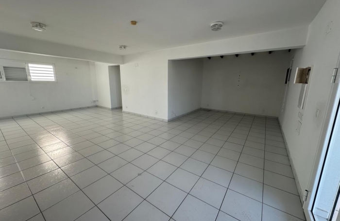 Vente Local commercial 96m&sup2; Saint François