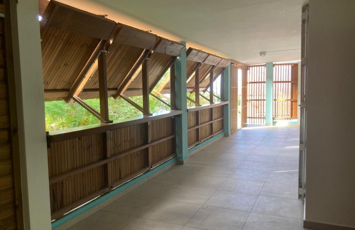 À VENDRE   Maison T4 de plain-pied avec studio indépendant   Saint-Claude