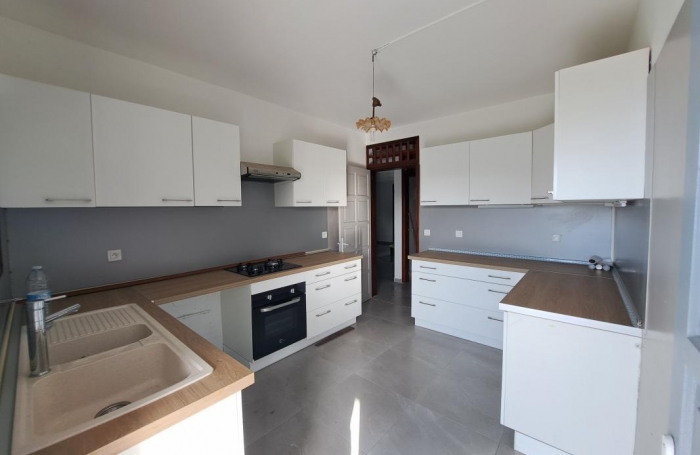 Vente Maison 225m&sup2; 7 pi&#232;ces Bouillante