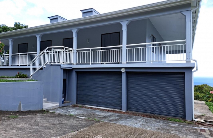 Vente Maison 225m&sup2; 7 pi&#232;ces Bouillante