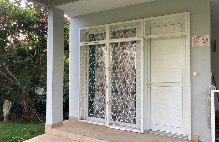 Location Local commercial 97120