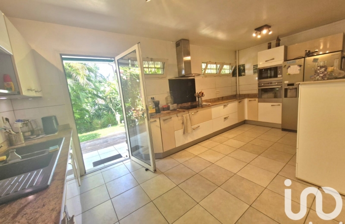 Vente Divers 195m&sup2; 5 pi&#232;ces Les Abymes