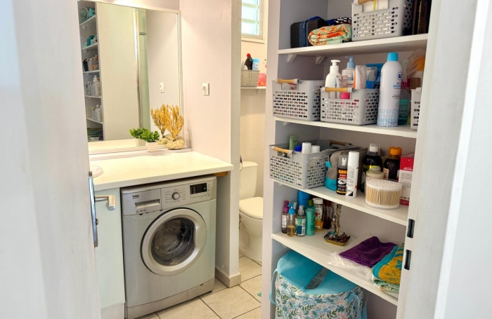 GOURBEYRE - MARINA DE RIVIERE SENS- Appartement T2 avec balcon d’angle   vue marina