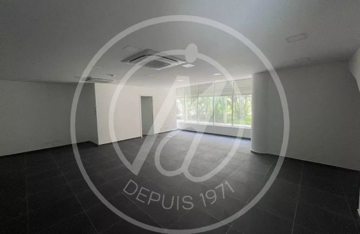 Location Local commercial 130m&sup2; Pointe-à-Pitre