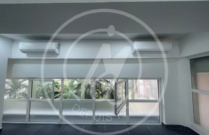 Location Local commercial 130m&sup2; Pointe-à-Pitre