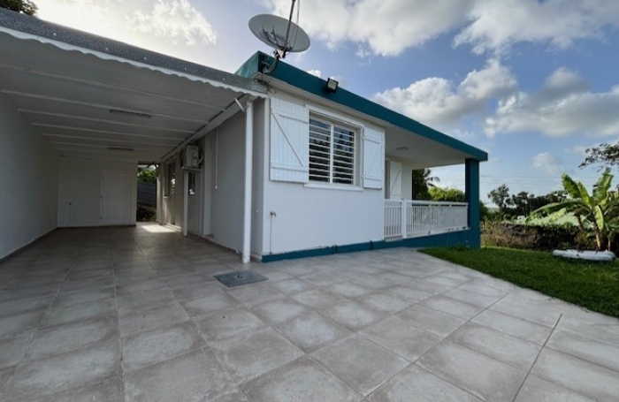 Maison individuelle trois pièces - LONGFORT IMMOBILIER