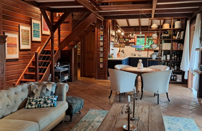 Villa au charme Créole T3  + T2 Indépendant & Piscine   BOUILLANTE