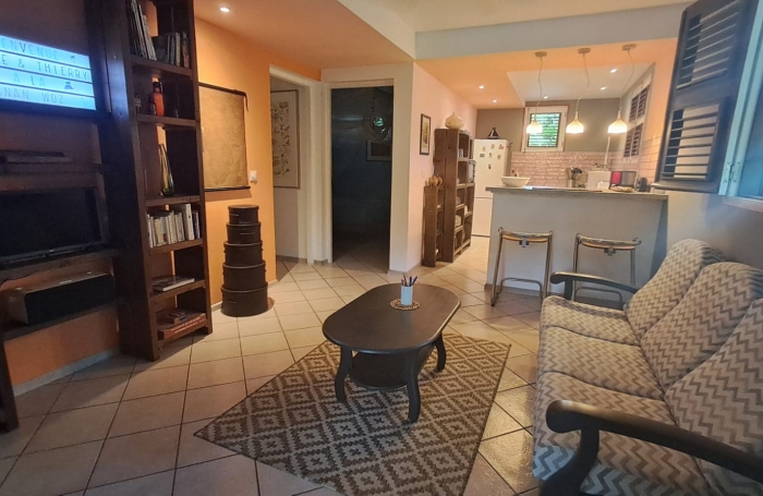 Villa au charme Créole T3  + T2 Indépendant & Piscine   BOUILLANTE