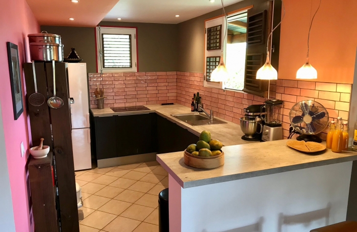 Villa au charme Créole T3  + T2 Indépendant & Piscine   BOUILLANTE