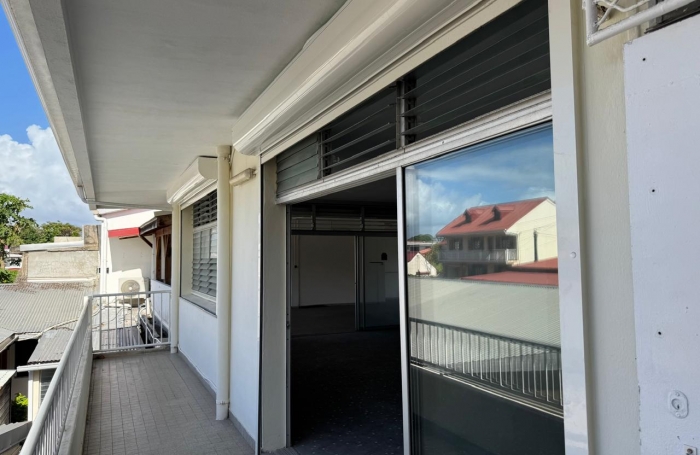 CAPESTERRE - IMMEUBLE DE RAPPORT - RUE MARCHANDE