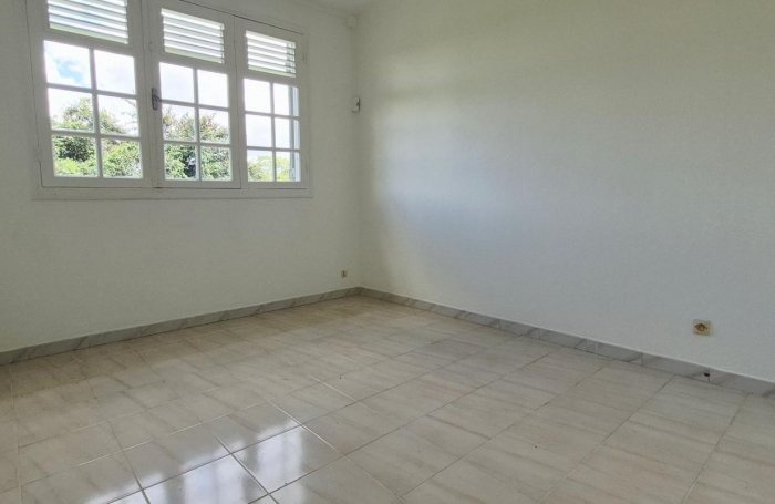 Location Maison 164.71m&sup2; 5 pi&#232;ces Lamentin