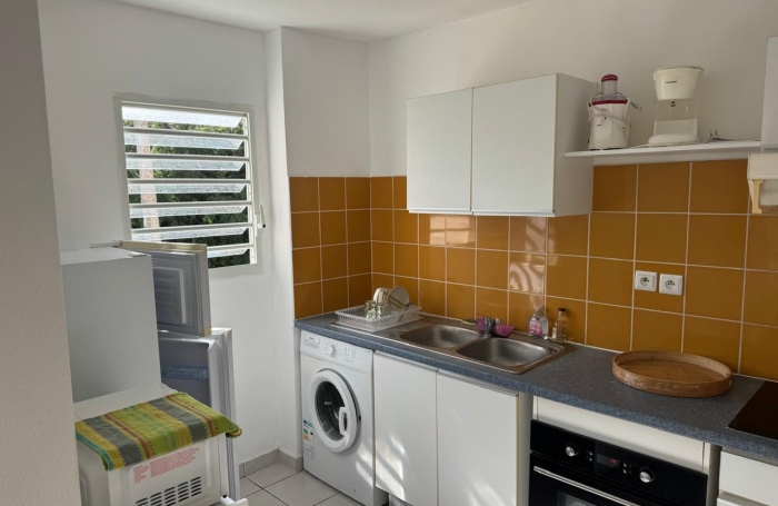 Saint-Claude   Appartement T3 meublé, résidence sécurisée, vendu loué