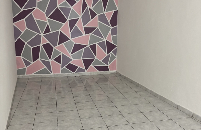 Location Local commercial 97110