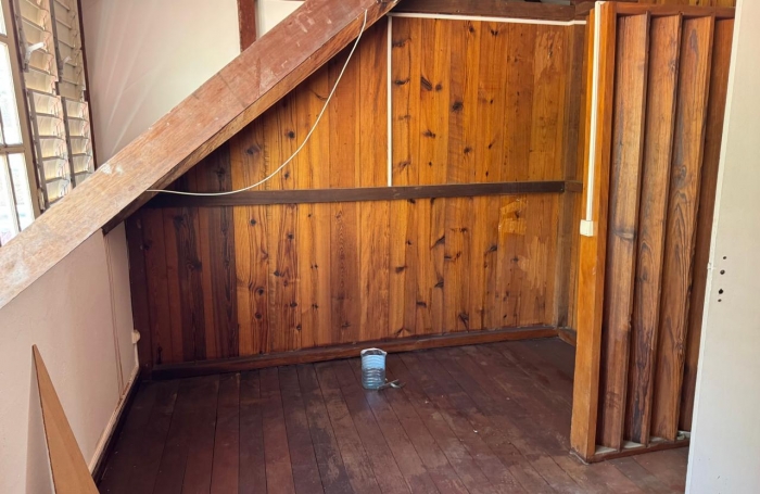 BASSE TERRE - maison de ville avec cour - idéal investisseur