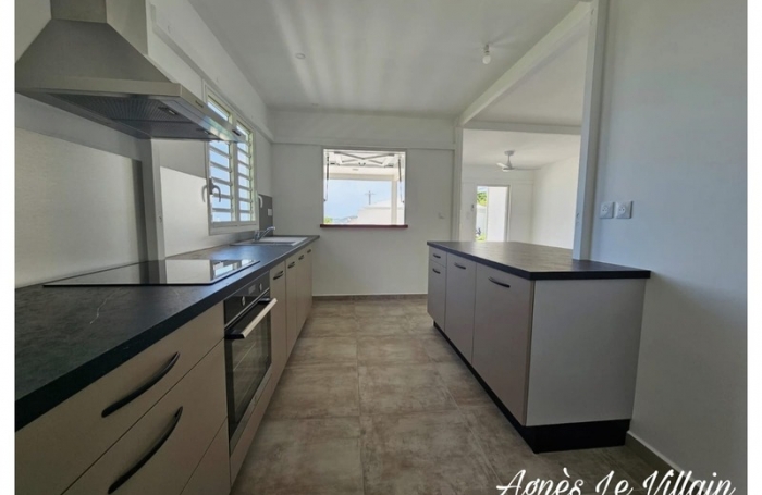 Vente Maison 79m&sup2; 4 pi&#232;ces Bouillante