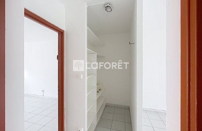 Vente Appartement 59m² 4 pièces Les Abymes