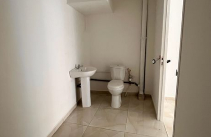 LOCAL COMMERCIAL 37M2 POINTE-A-PITRE