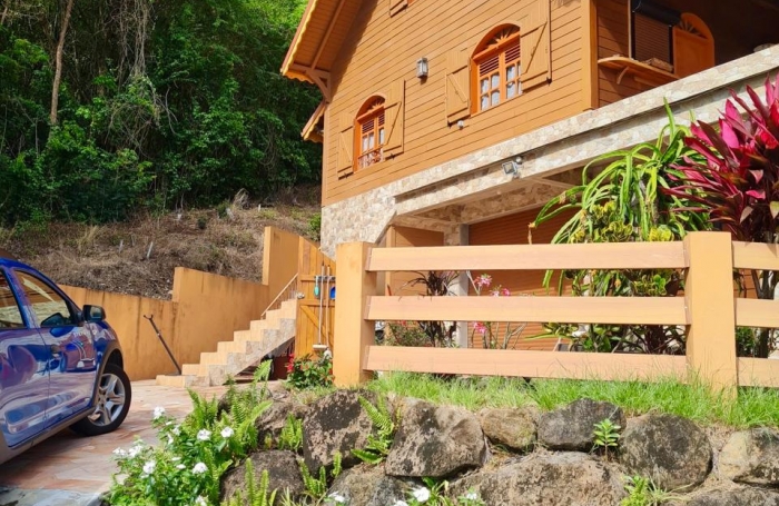 Vieux-Fort   Grande maison familiale, superbe vue, piscine et studios