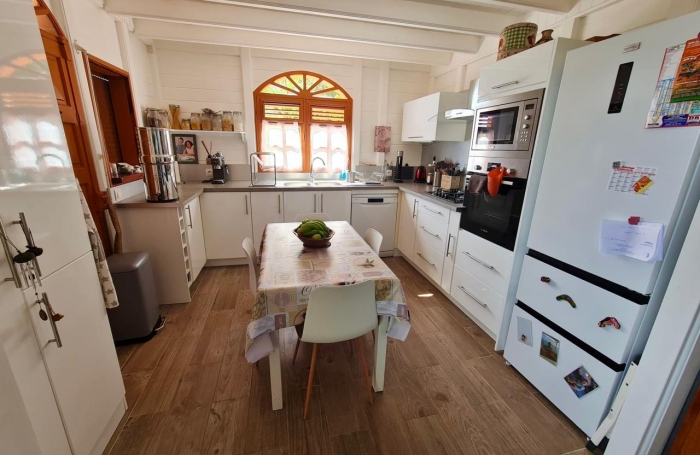 Vieux-Fort   Grande maison familiale, superbe vue, piscine et studios