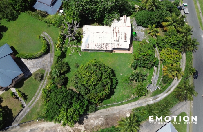 Villa à T9   À Rénover - Fort potentiel   420 m2 - 2 600 m2 de terrain