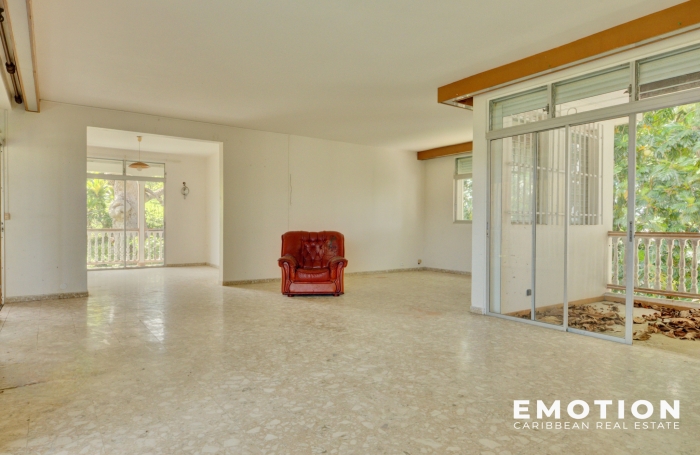 Villa à T9   À Rénover - Fort potentiel   420 m2 - 2 600 m2 de terrain