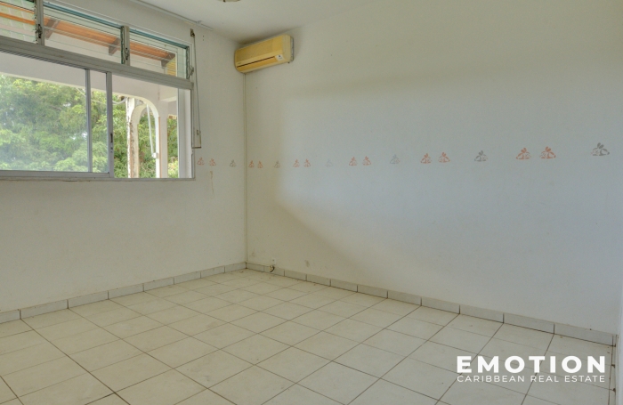 Villa à T9   À Rénover - Fort potentiel   420 m2 - 2 600 m2 de terrain