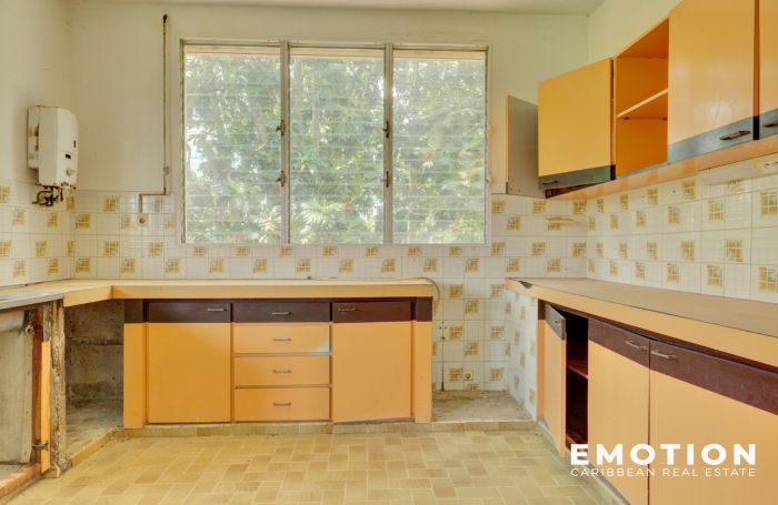 Villa à T9   À Rénover - Fort potentiel   420 m2 - 2 600 m2 de terrain