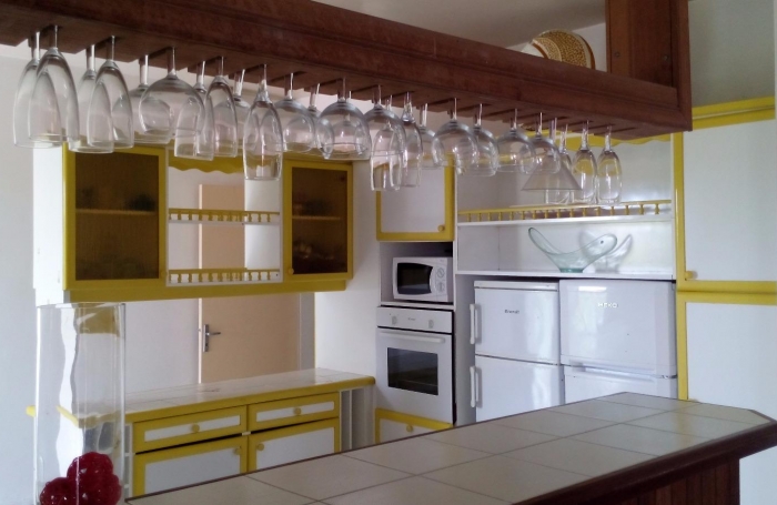 SPACIEUX HAUT DE VILLA MEUBLE F6  DANS PROPRIÉTÉ PRIVEE