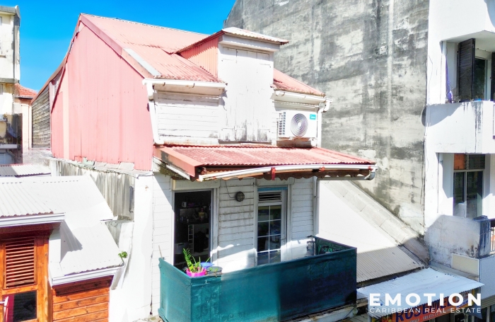 MMEUBLE DE RAPPORT - 140 M2 - POINTE-A-PITRE