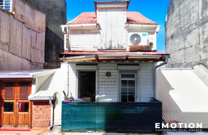 MMEUBLE DE RAPPORT - 140 M2 - POINTE-A-PITRE