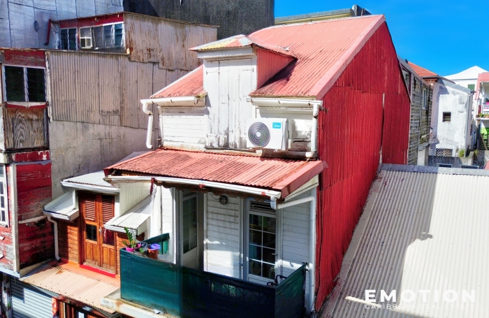 MMEUBLE DE RAPPORT - 140 M2 - POINTE-A-PITRE