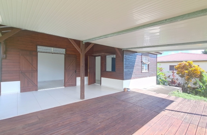 À LOUER   CHARMANTE MAISON EN BOIS À TROIS-RIVIÈRES Vue mer et montagne   Calme et confort assuréS
