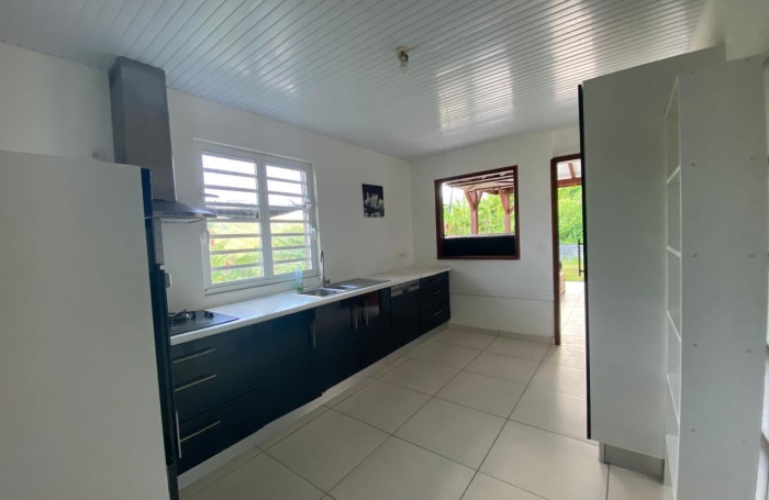 À LOUER   CHARMANTE MAISON EN BOIS À TROIS-RIVIÈRES Vue mer et montagne   Calme et confort assuréS