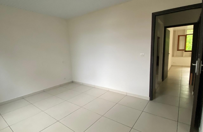 À LOUER   CHARMANTE MAISON EN BOIS À TROIS-RIVIÈRES Vue mer et montagne   Calme et confort assuréS