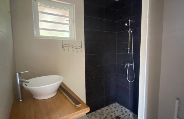 À LOUER   CHARMANTE MAISON EN BOIS À TROIS-RIVIÈRES Vue mer et montagne   Calme et confort assuréS