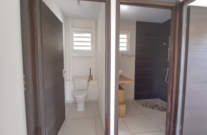 À LOUER   CHARMANTE MAISON EN BOIS À TROIS-RIVIÈRES Vue mer et montagne   Calme et confort assuréS